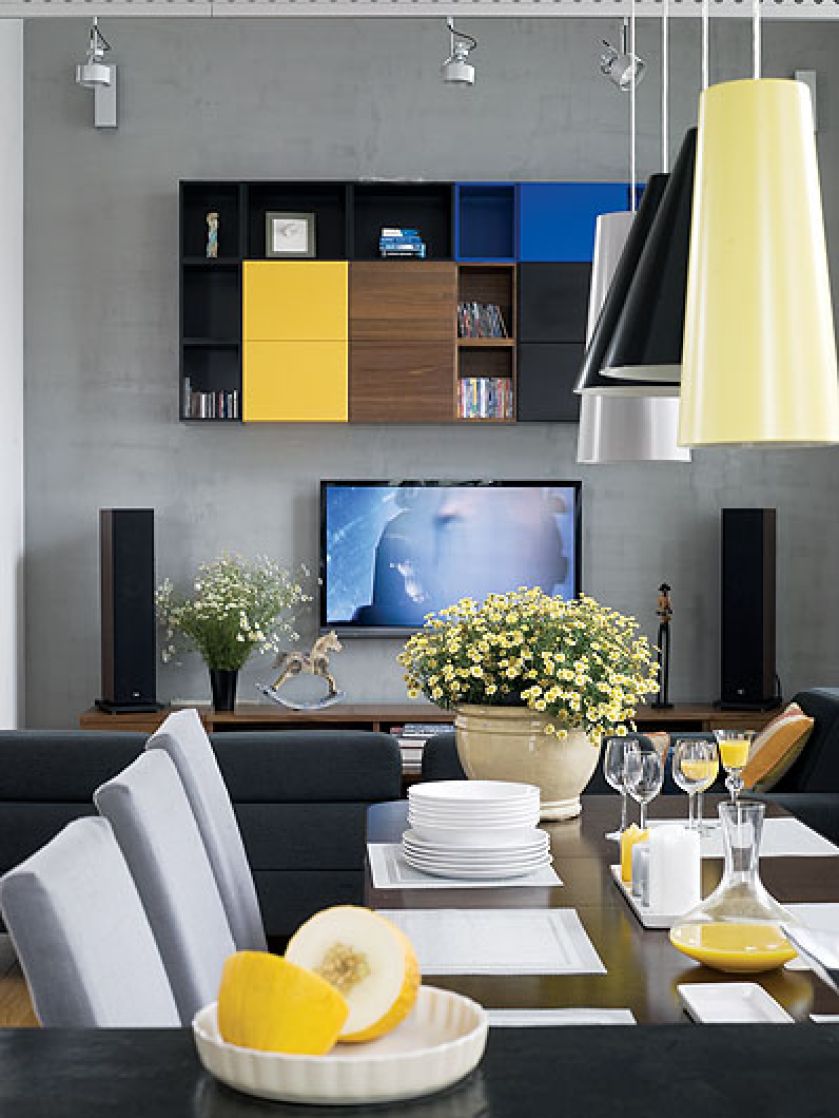 Lampy nad stołem są z IKEA. Na skraju puszczy