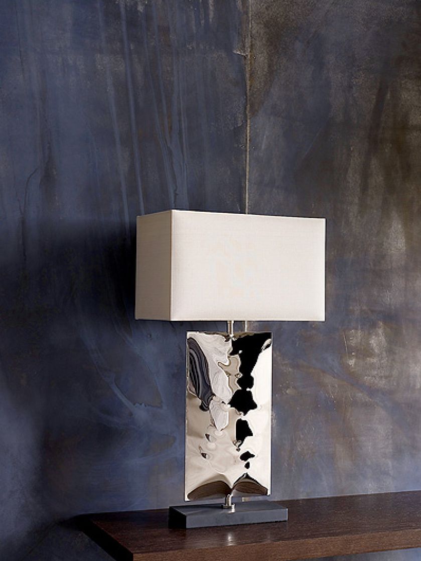 Metalowy kinkiet obszyty tkaniną w cenie 1749 zł, masiero