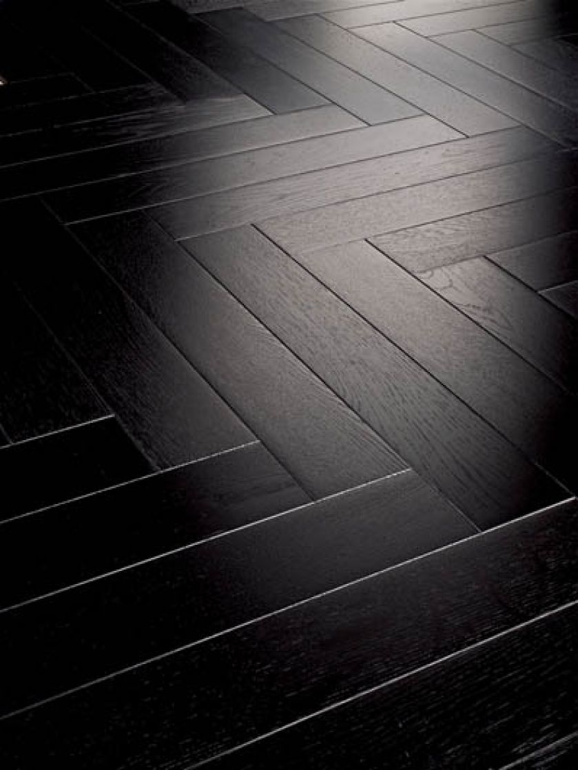 Czarny lakierowany dąb