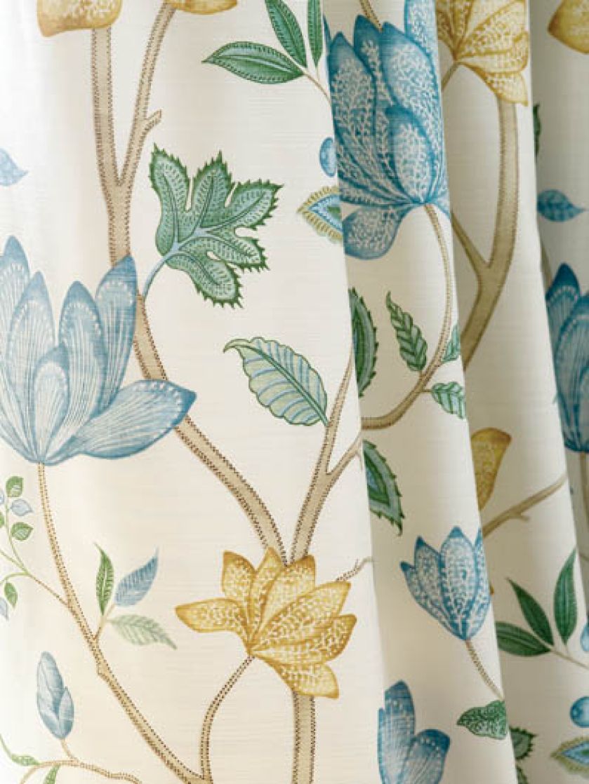 Projektanci tkanin bawią się kwietnymi wzorami. Wzory i kolory do wyboru.