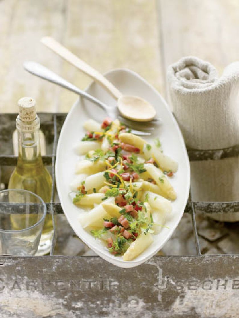 Sałatka szparagowa z rabarbarem. Rabarbarowa uczta