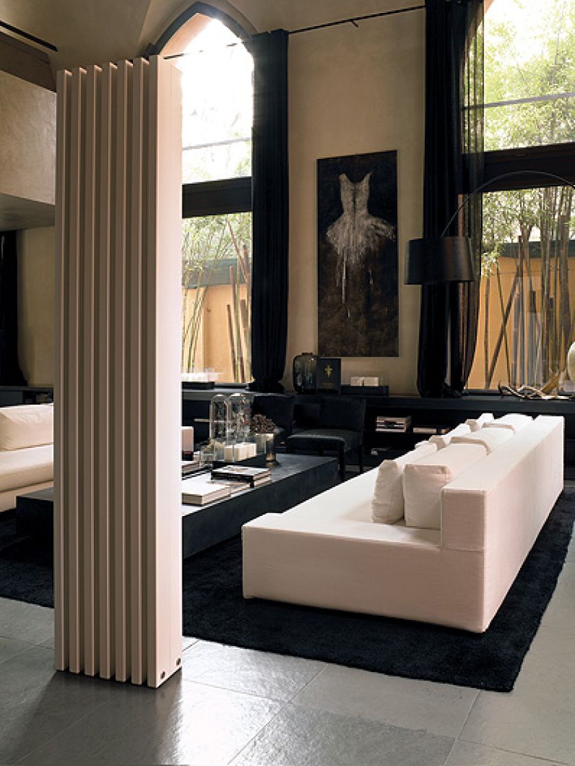 Soho projektu Roberta i Ludoviki Palomba można zamontować w pionie lub poziomie. Zapłacimy za niego 2560 zł, kalmar