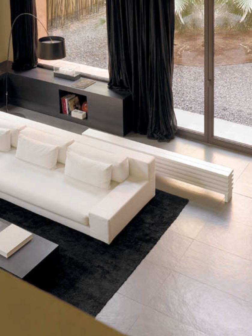 Stal i aluminium, od 2558zł. KALMAR. Kaloryfer na pierwszym planie