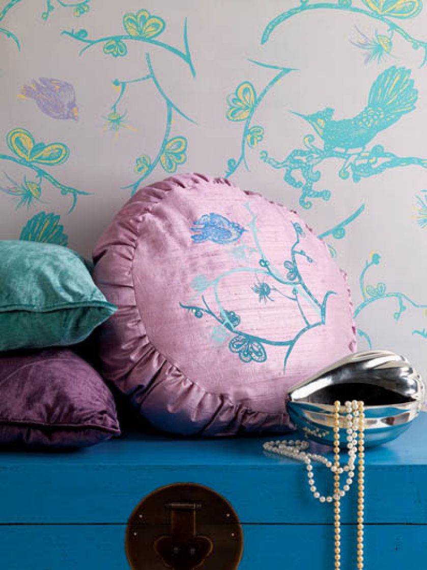 Tapety i tkaniny z pięknymi, zaskakującymi wzorami.