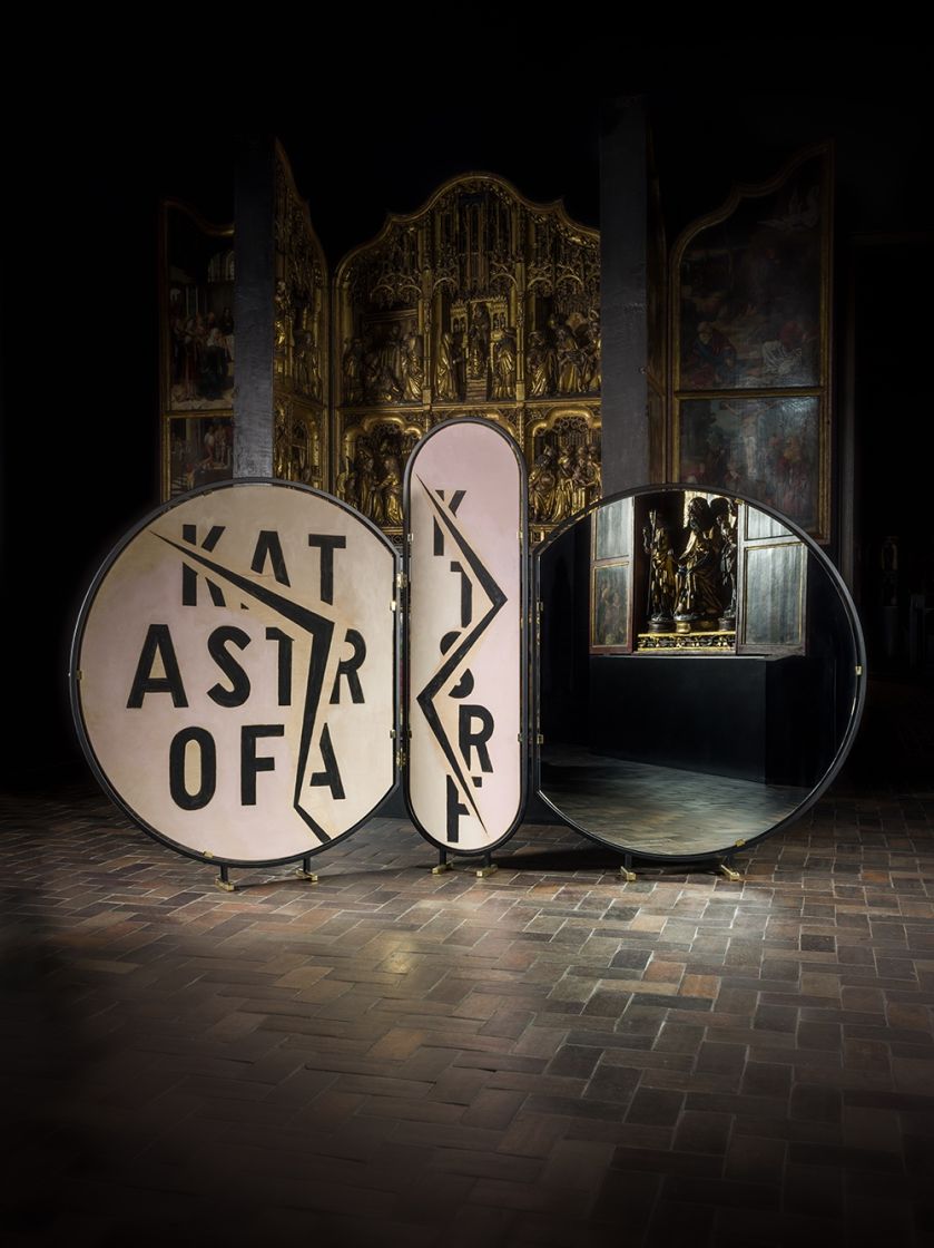 Parawan z pracą Jadwigi Sawickiej. Unikatowe parawany polskich artystów na aukcji „Spragnieni Piękna”