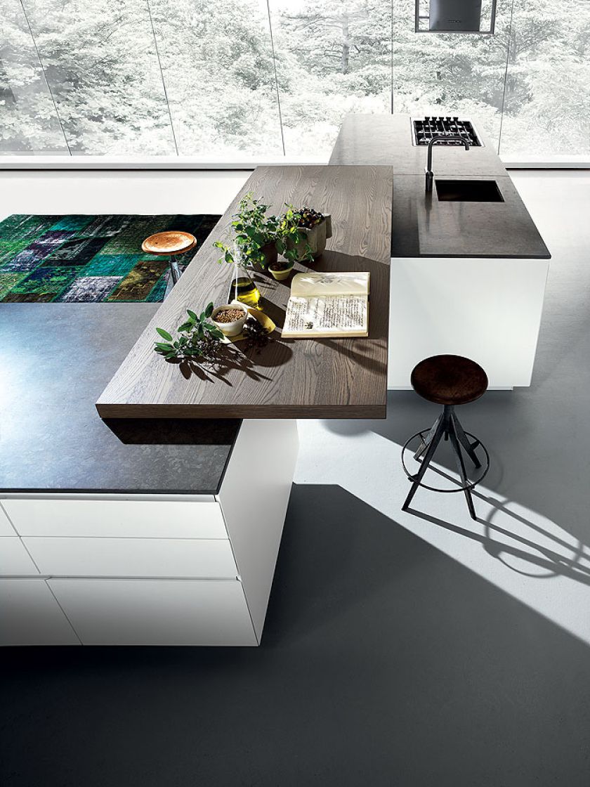 Blat roboczy jako łącznik między wyspą kuchenną a pozostałą zabudową, model Mood, BINOVA