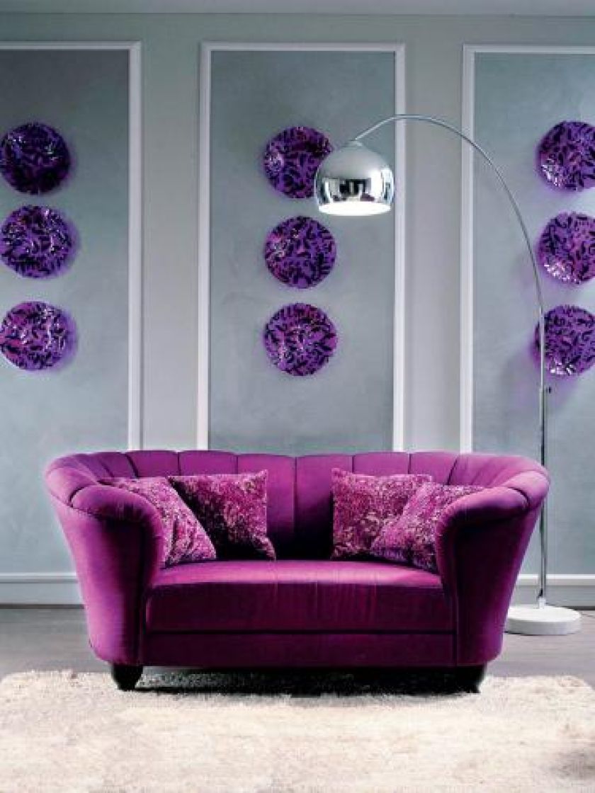 Dwuosobowa kanapa z litego buku kosztuje od 12 500 zł - cena zależy od wykończenia. SELVA