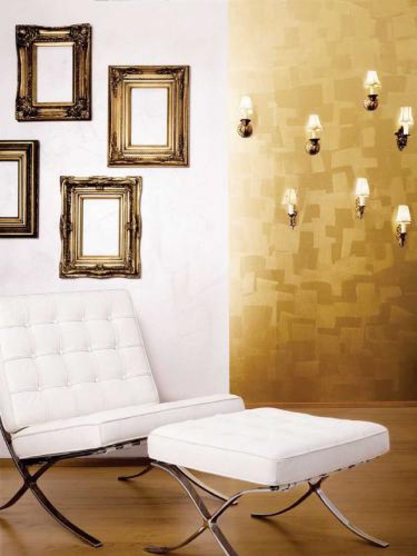 Dzięki półprzezroczystemu perłowemu laserunkowi (85 0,9 zł l) ściana będzie w słońcu delikatnie zmieniała barwę.