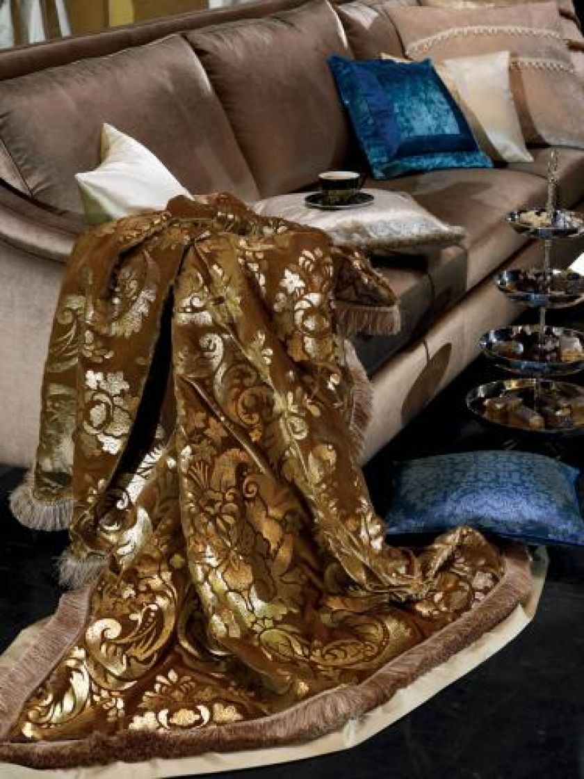 Grandezza to tkaniny nawiązujące do bogactwa barokowego stylu. jab