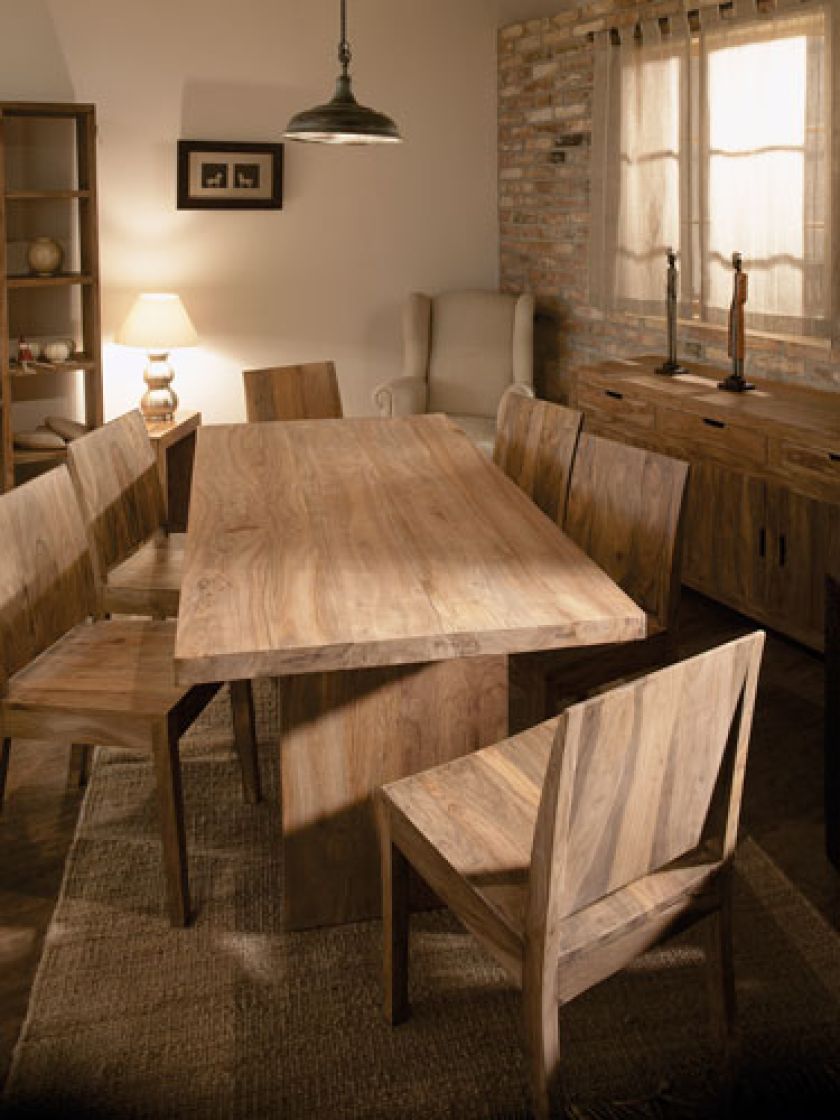 Każdy mebel z kolekcji Shesham będzie unikalny, bo słoje tworzą niepowtarzalny wzór.