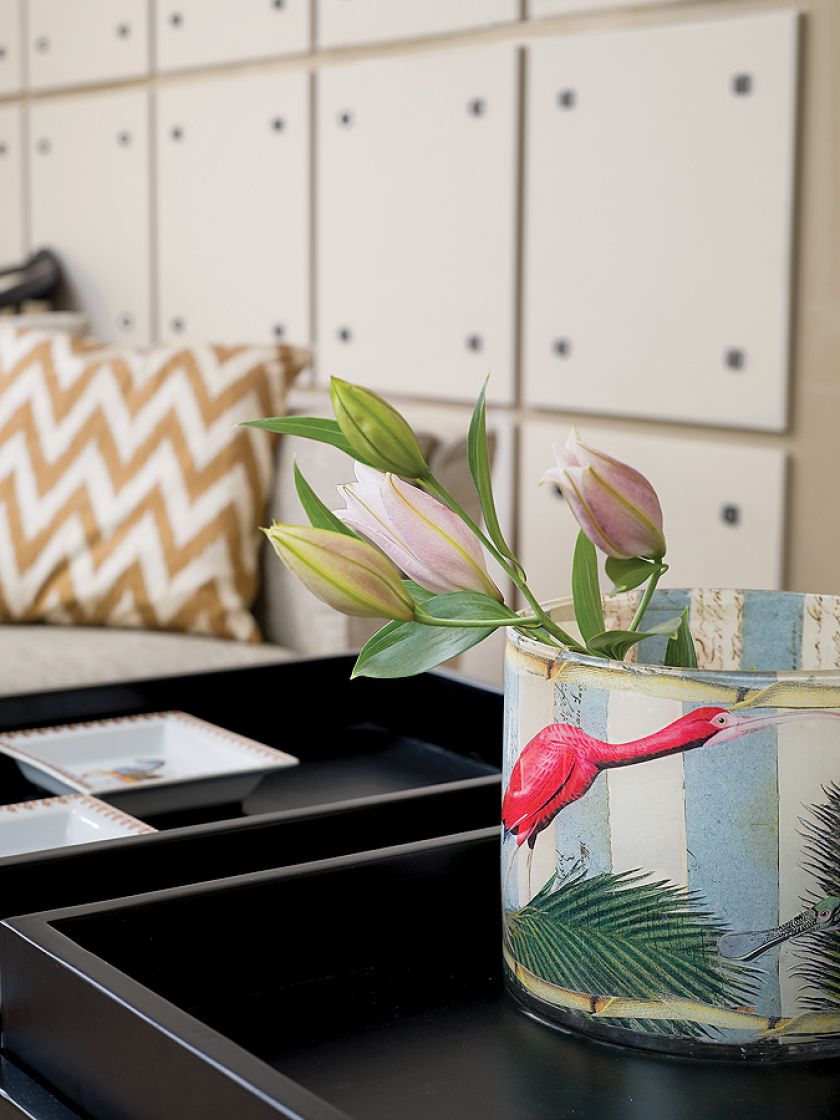 Kiedyś Maria Boccuni urządzała domy na bogato, dziś jest bardziej oszczędna. Została jej za to słabość do tkanin. Tym