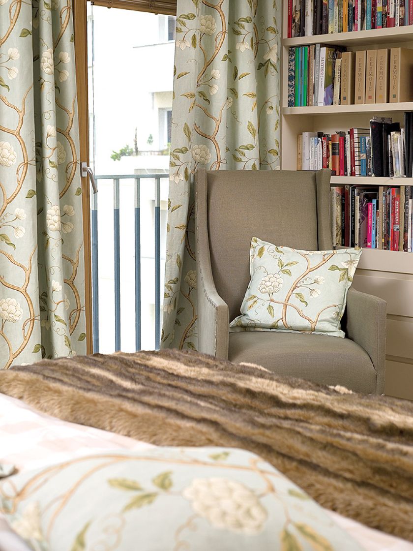 Kiedyś Maria Boccuni urządzała domy na bogato, dziś jest bardziej oszczędna. Została jej za to słabość do tkanin. Tym