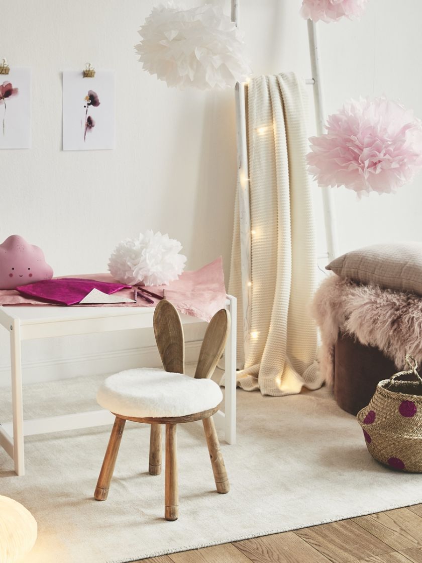 Krzesełko dla dzieci w kształcie królika