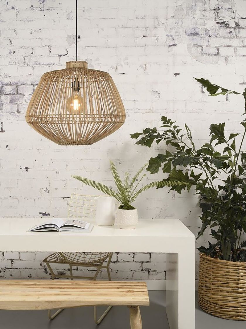 lampa z plecionym abażurem