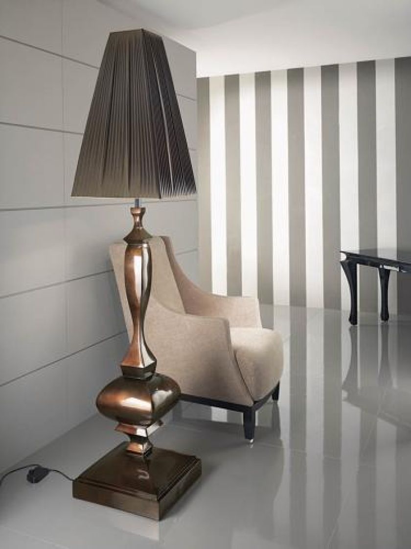 Masywna Lucrezia o wysokości 215 cm to propozycja marki SMANIA.