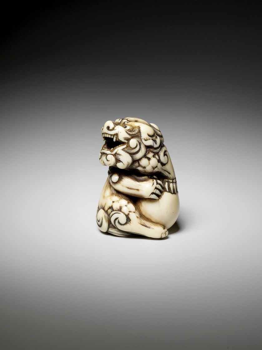 Mitsuharu Shishi trzymający łapy na piłce , kość słoniowa, ok. 1770 r.