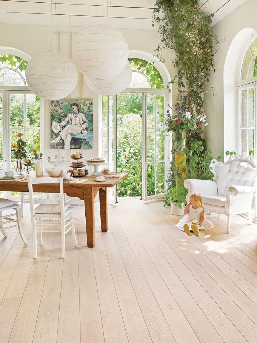 CASTELLO, matowy dąb polarny, wymiary deski to 182 x 14,5 cm, stosowana z ogrzewaniem podłogowym, cena 269 zł/m² QUICK-STEP