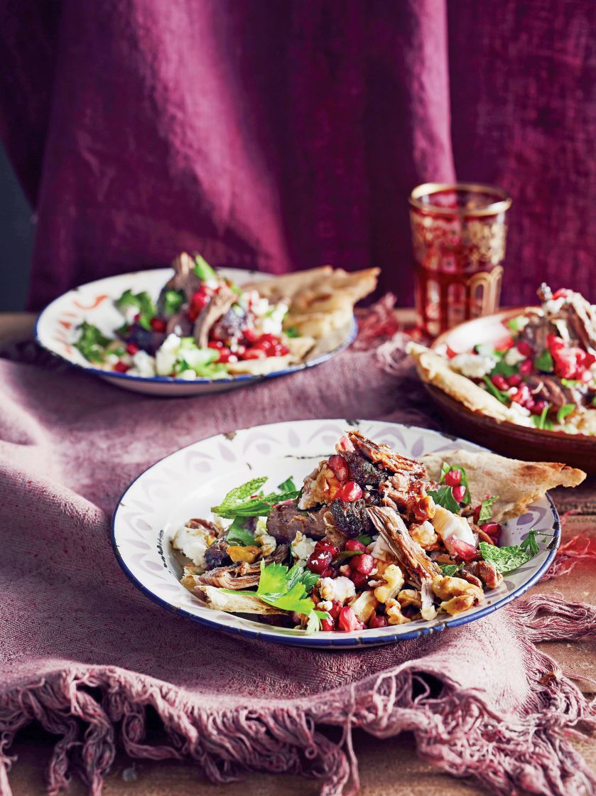 Sałatka z jagnięciny z granatem i orzechami