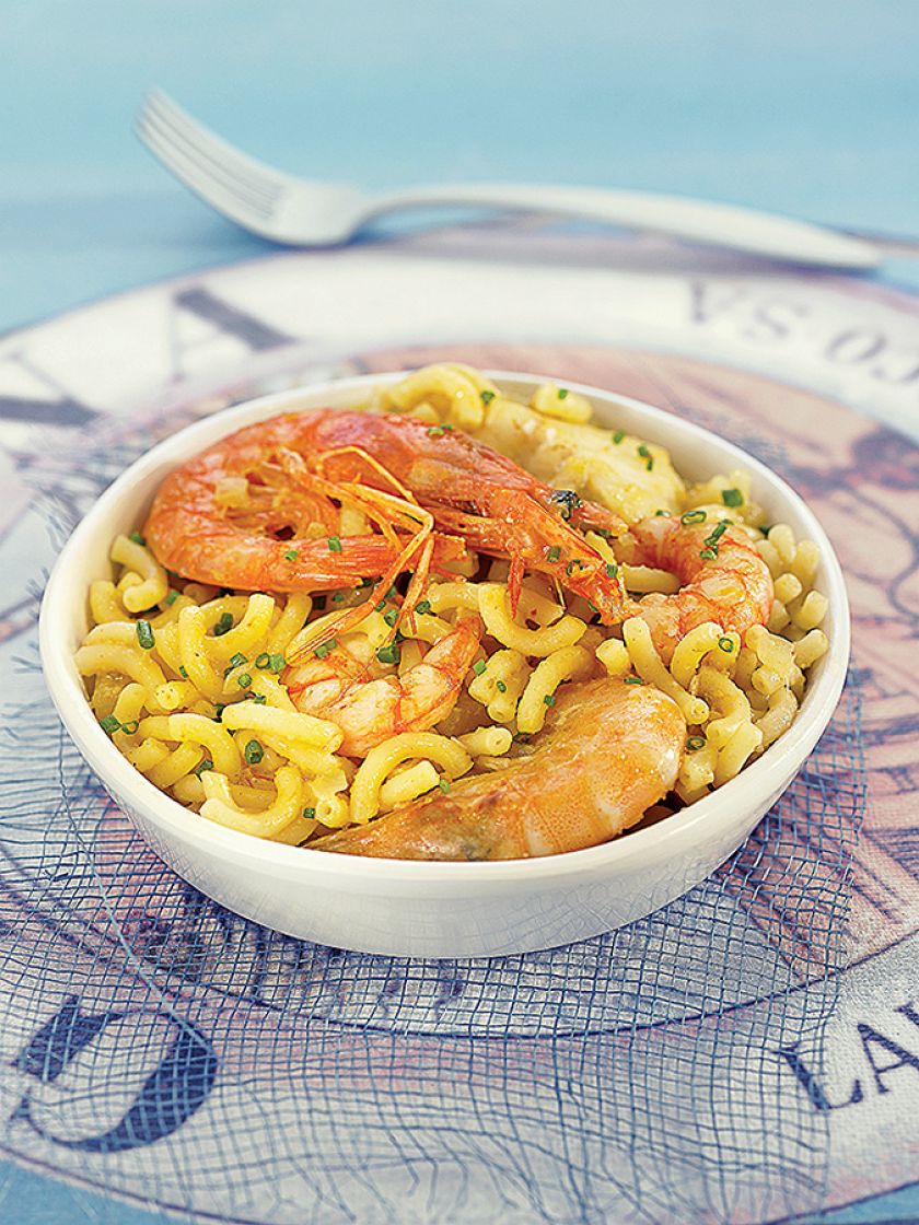 Paella z makaronu. Smaki południowych wód