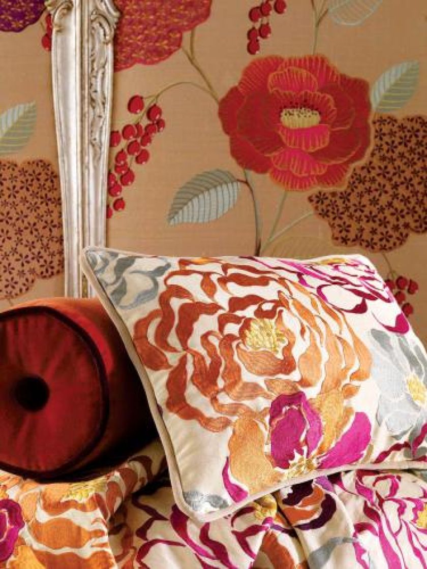 Poduszeczki z kolekcji Damasco, cena tkaniny 644 zł/mb, marka Zoffany. Decodore