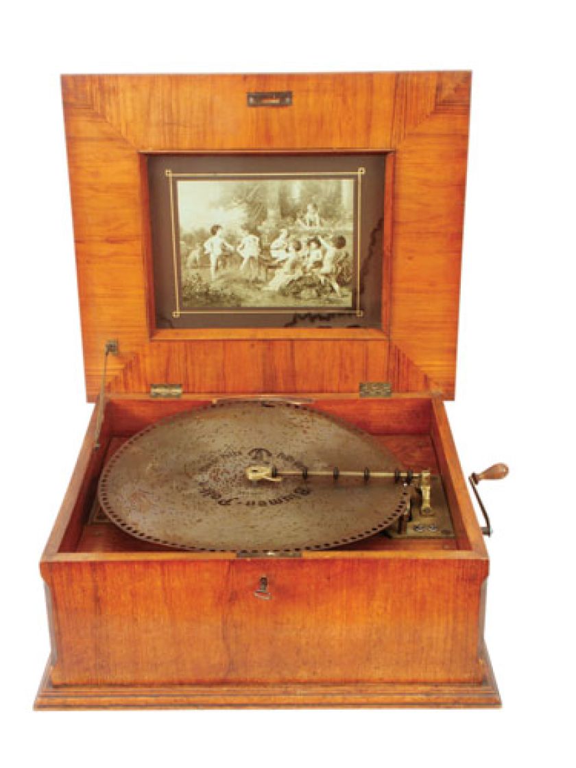 Polifon z metalowymi płytami, cw 4700 zł, niesprzedany, DESA UNICUM.