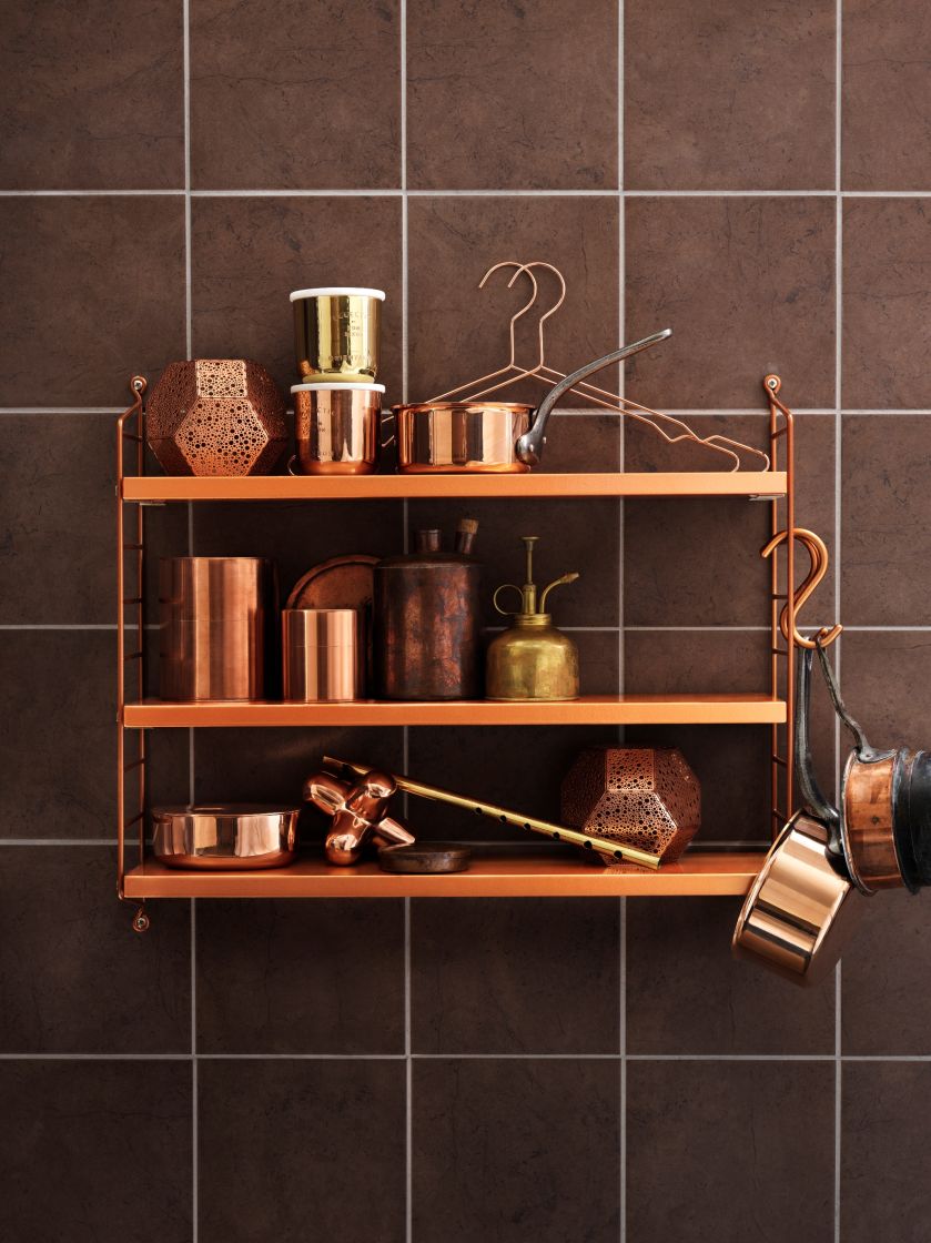 String - lekki pomysł na półkę