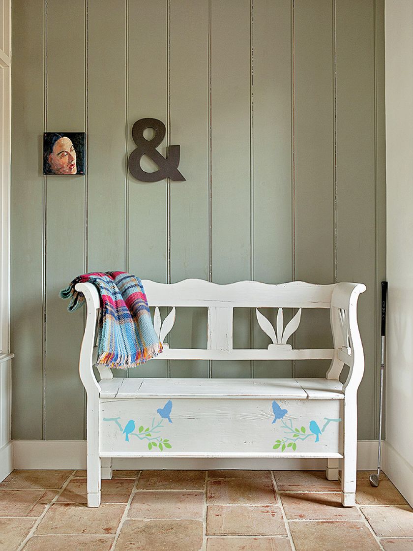 Ptaszki na ławce. Dekoracyjne ptaki - szablon do malowania