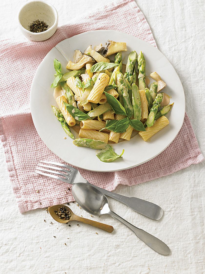Rigatoni ze szparagami. Nowalijki w stylu orientalnym
