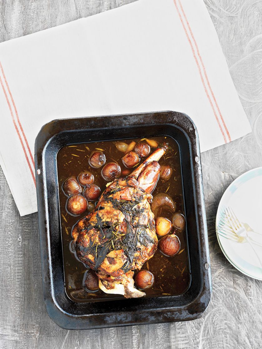 Udziec jagnięcy w czerwonym winie. Dla miłośników steków, kotlecików, medalionów