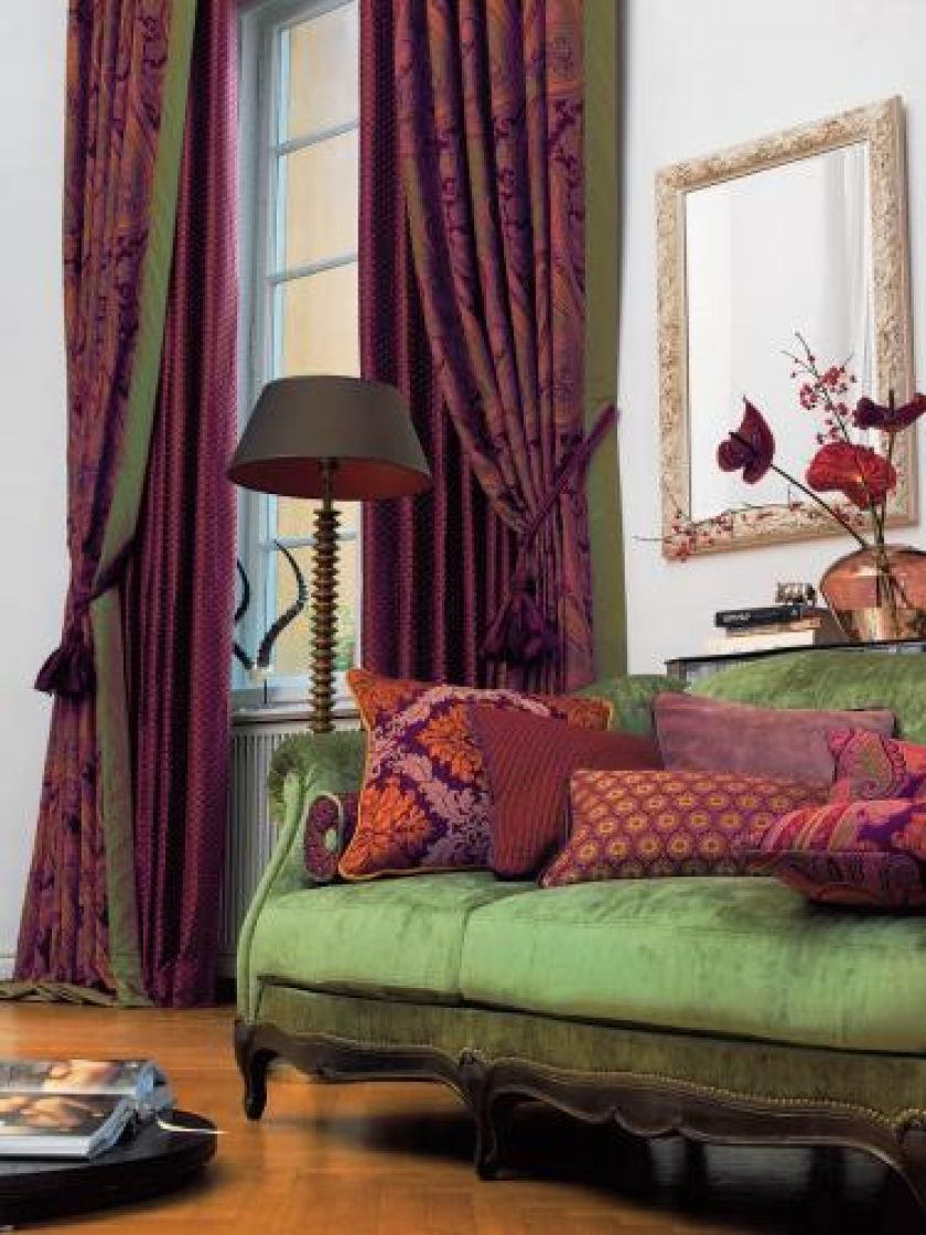 Zamsze i jedwabie w jesiennych barwach. Tkaniny Troja - 281-1070 zł/mb. JAB ANSTOETZ POLSKA