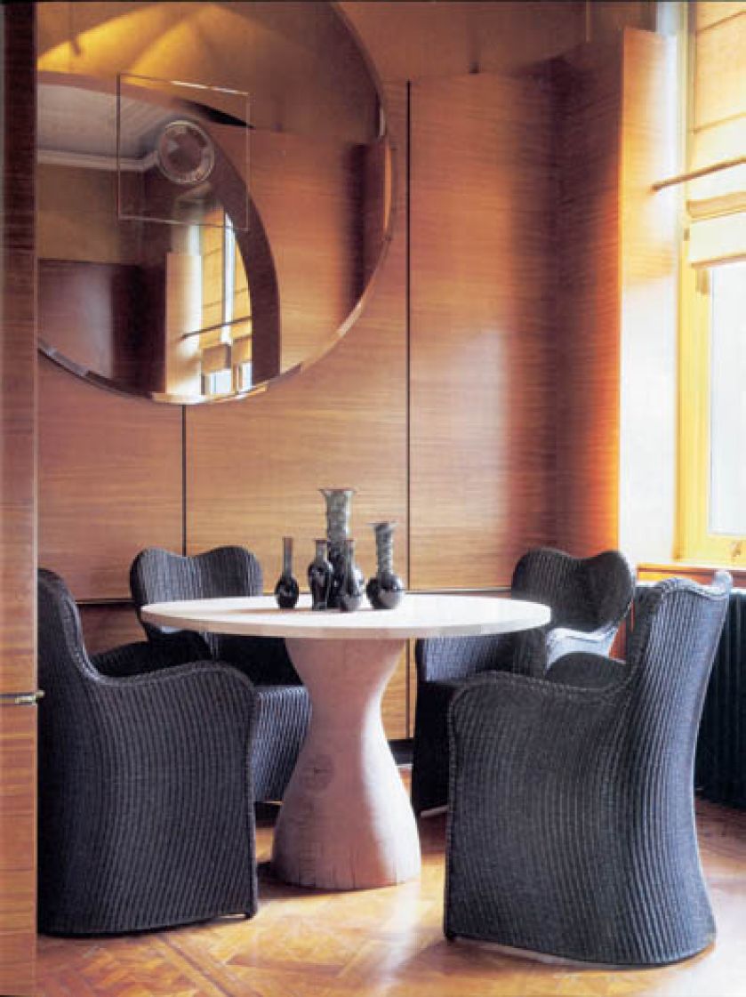 Kształtem przypominają motyle i tak też się nazywają - fotele Butterfly kosztują 1904 zł/szt. Firma Vincent Sheppard. DECOLOR