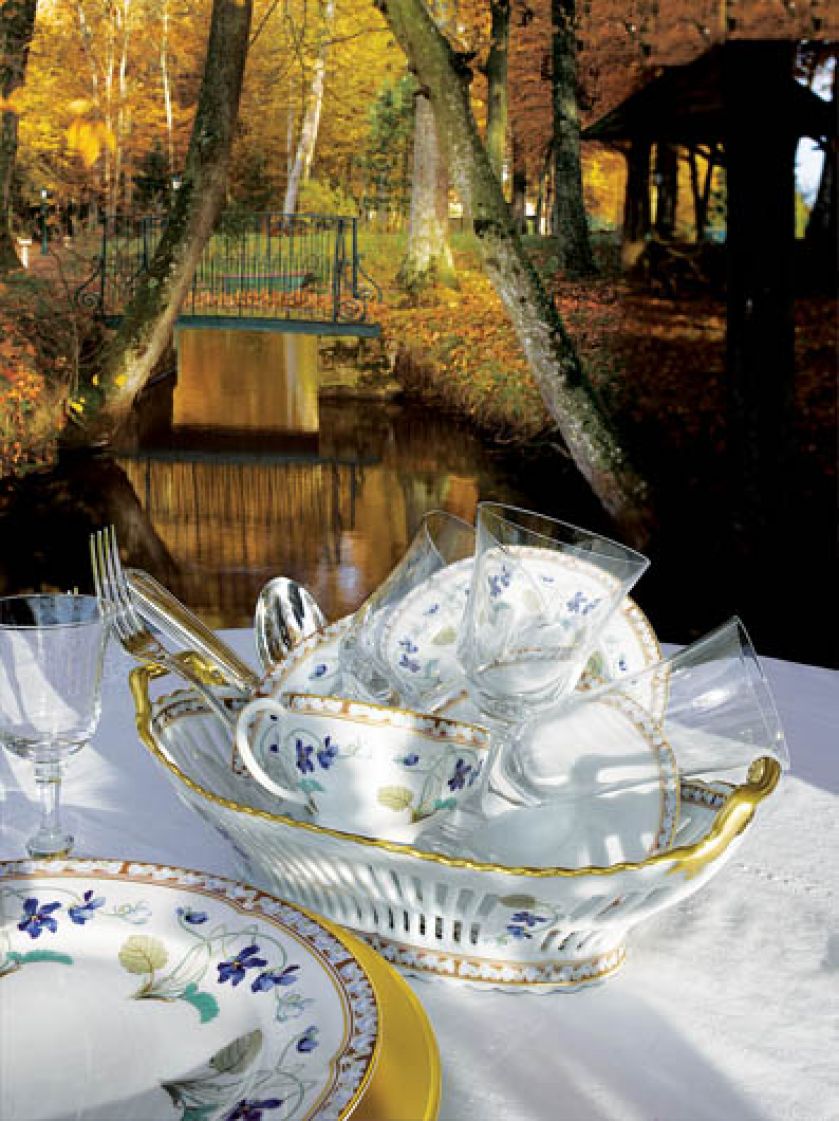 Naczynia z francuskiej manufaktury Haviland w Limoges. To najstarszy, po Miśni i Sevres, zakład produkujący porcelanę.