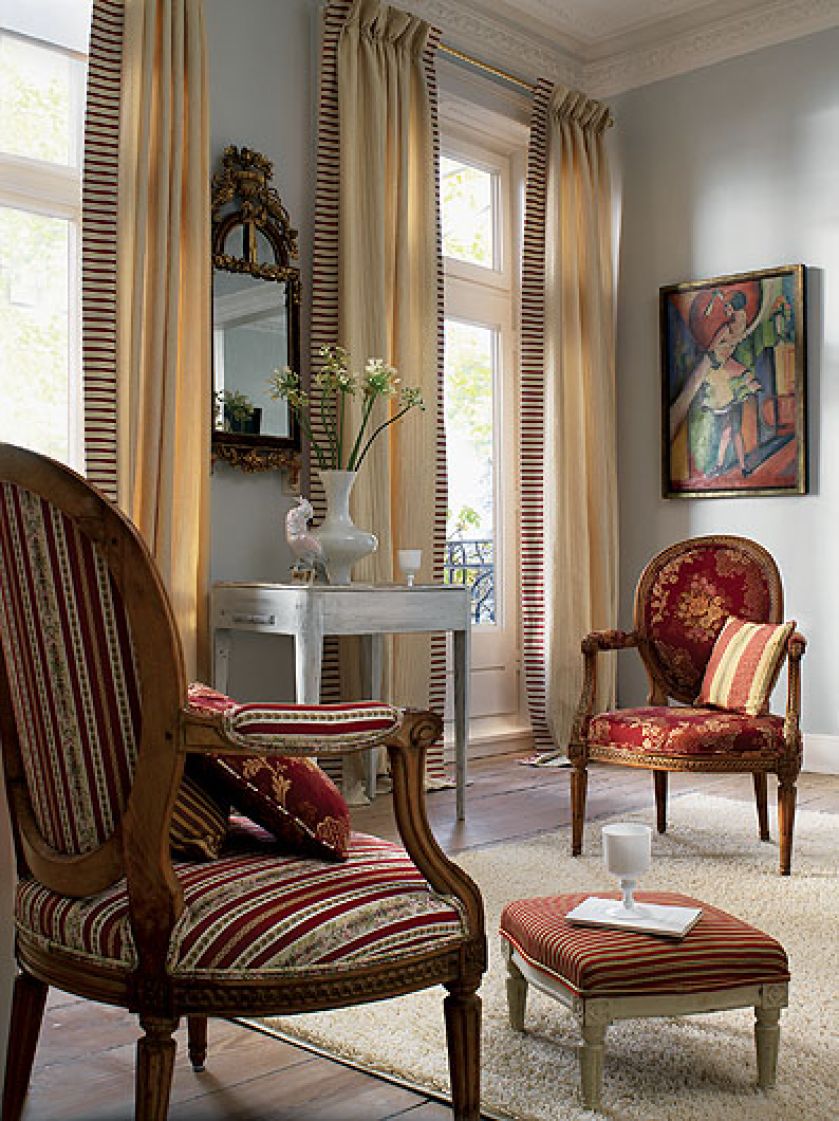 Nawiązujących kolorami i motywami do stylu biedermeier. Ceny od 438 zł do 878 zł/m. JAB