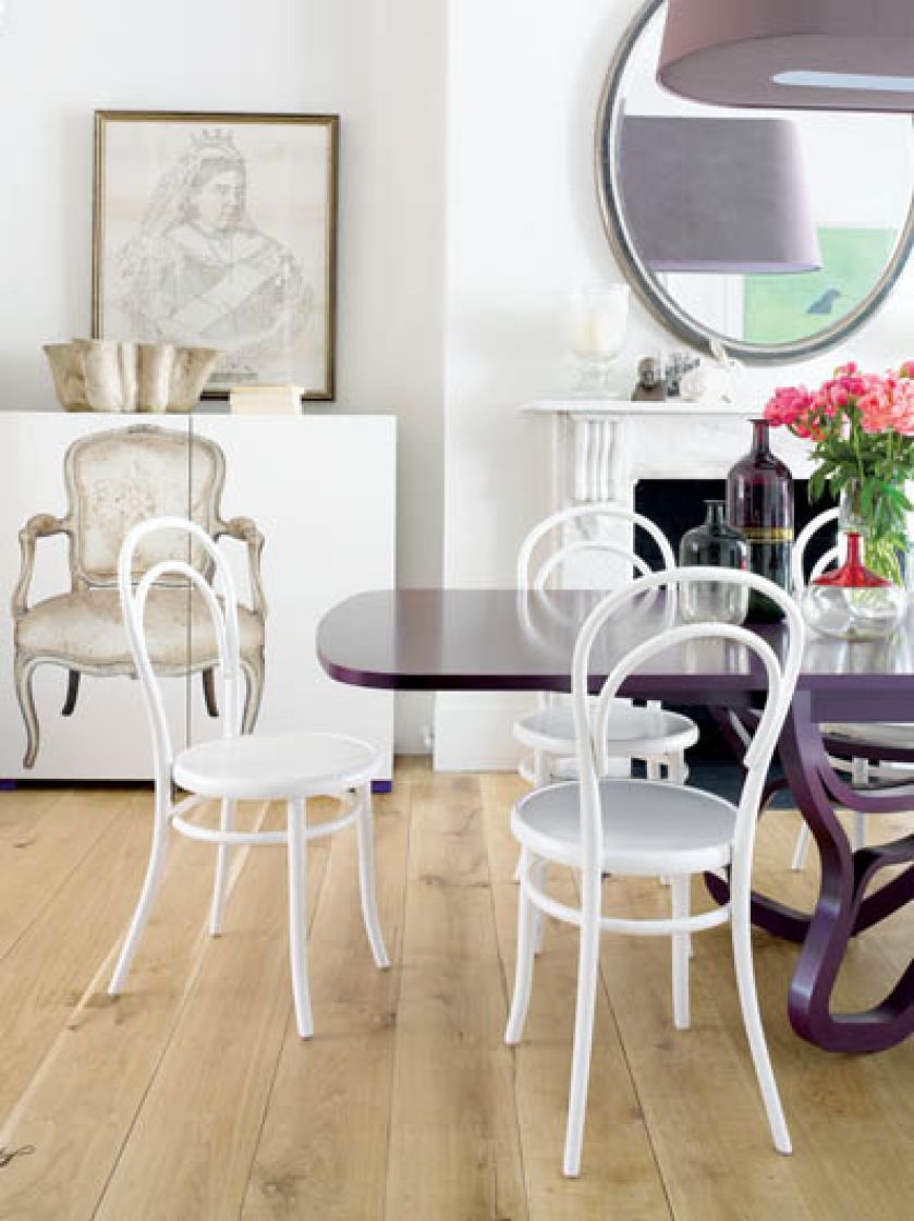 Numer 14, bo tak nazywa się najsłynniejsze krzesło świata, nie onieśmiela ani kształtem, ani materiałem.