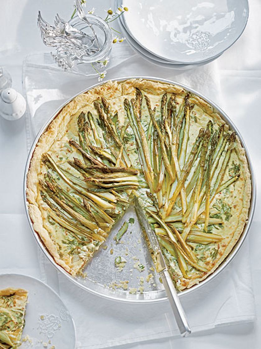Quiche ze szparagami. Letnie przyjęcie