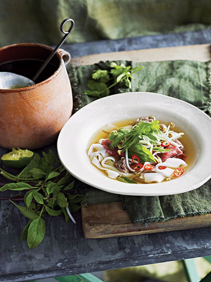 Wietnamska zupa pho. Rozgrzewające zupy