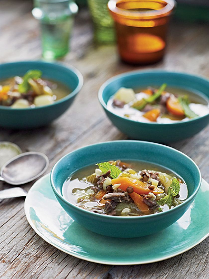 Z soczewicy, na jagnięcej golonce. Rozgrzewające zupy