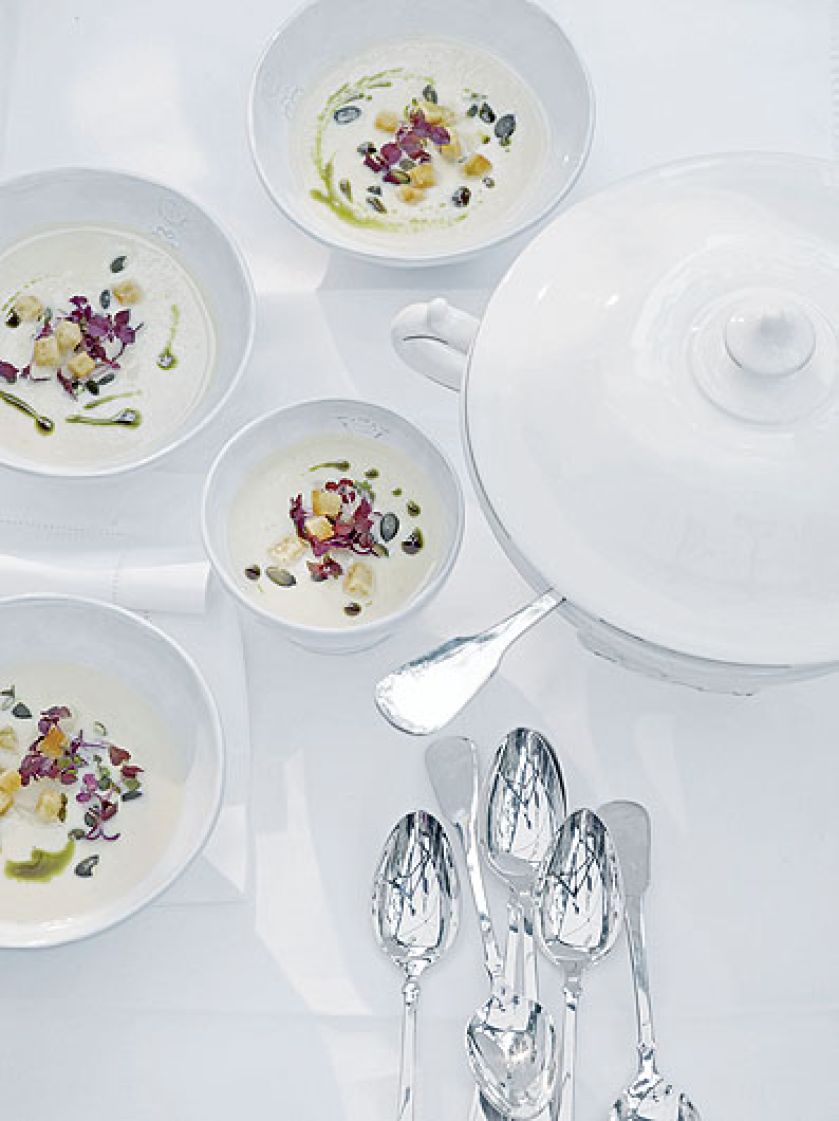 Zupa krem z białych szparagów. Letnie przyjęcie