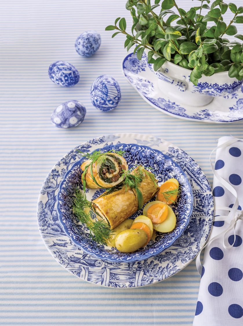 Zraziki z indyka ze szpinakiem i suszonymi pomidoram.