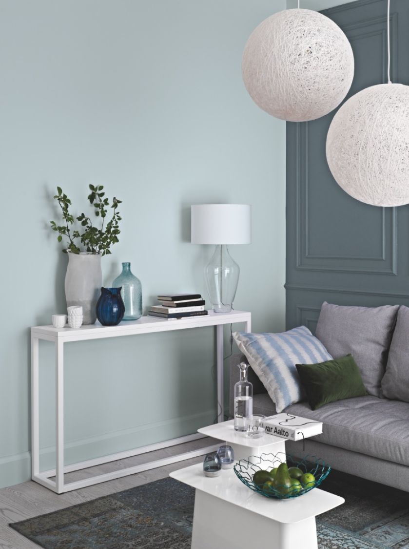 dwa kolory ścian w salonie