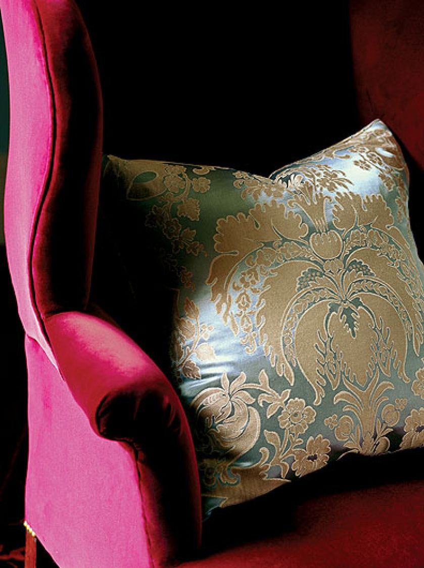 Tkanina Venice (jedwab) firmy Zoffany – ok. 600 zł za metr. DECODORE