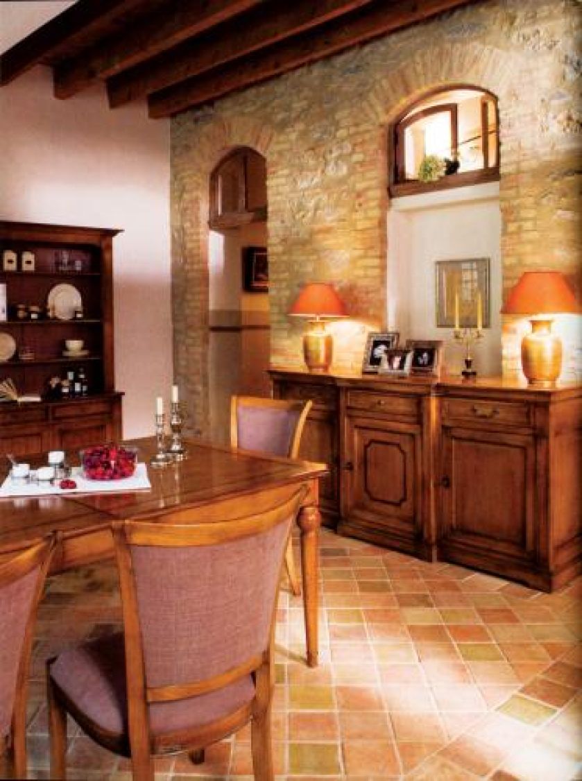 Do wnętrza w stylu prowansalskim najlepsze są małe płytki. GRANGE