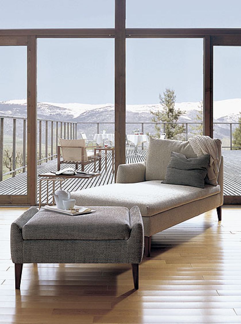 Jeszcze podnóżek czy już stolik kawowy? RITZWELL