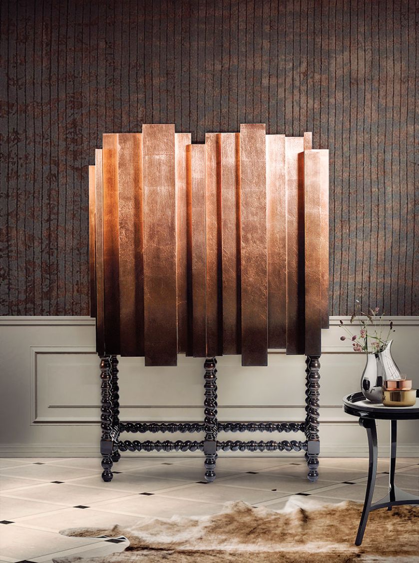 D. MANUEL – nazwa na cześć króla portugalskiego Manuela I, płatki miedziane na drzwiczkach, nóżki z mahoniu lakierowane na