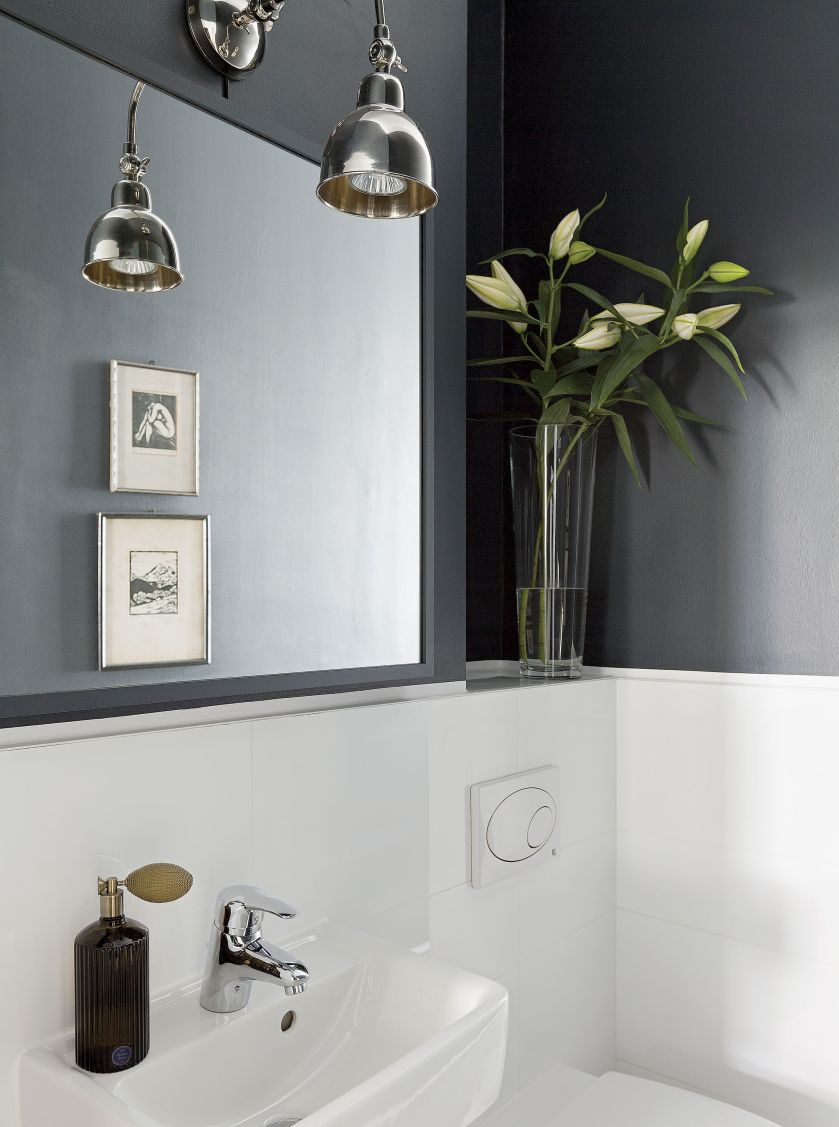 Kontrastowa, graficzna jest także łazienka