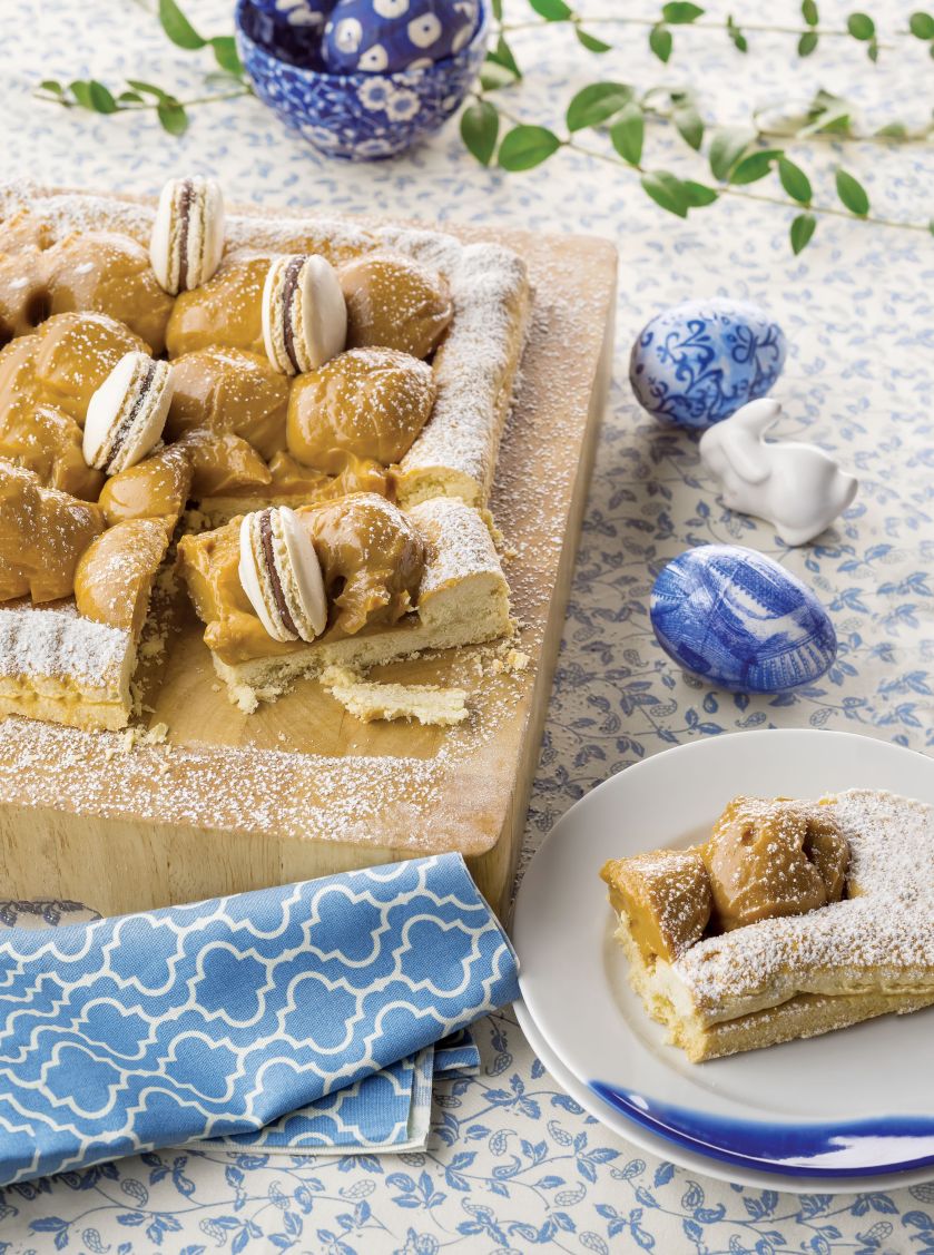 Mazurek kajmakowy z minimakaronikam.