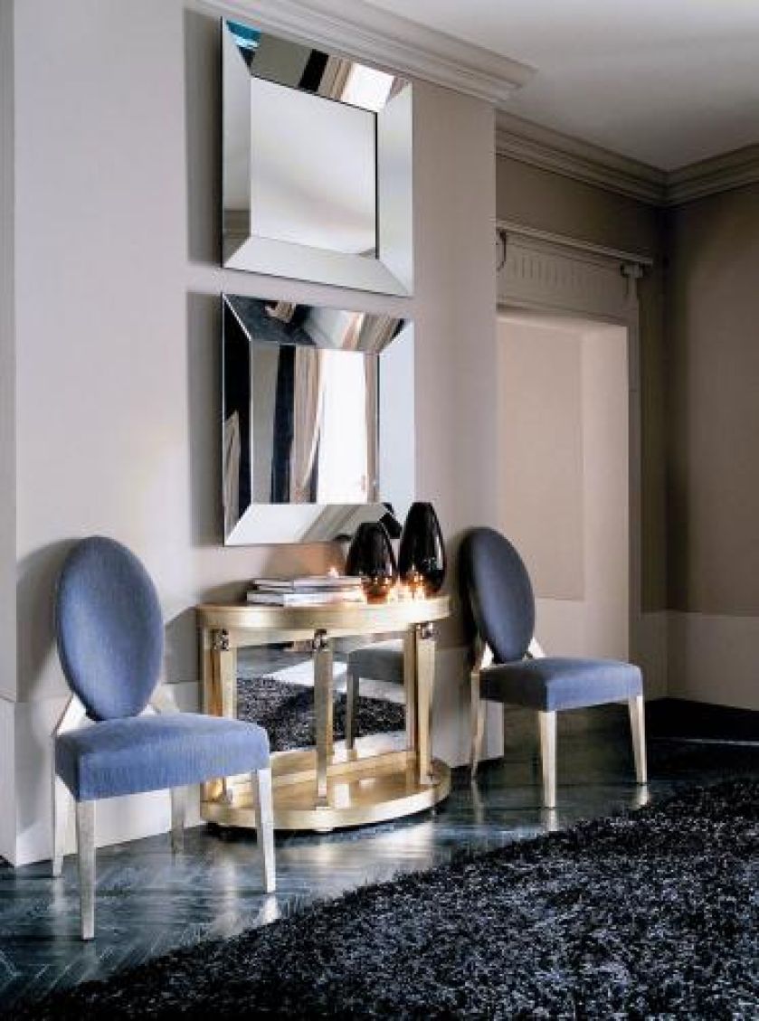 Kolekcja Platinum: złocona konsola z olchy czerwonej - 11 200 zł, krzesła z litego buku - od 2800 zł. SELVA