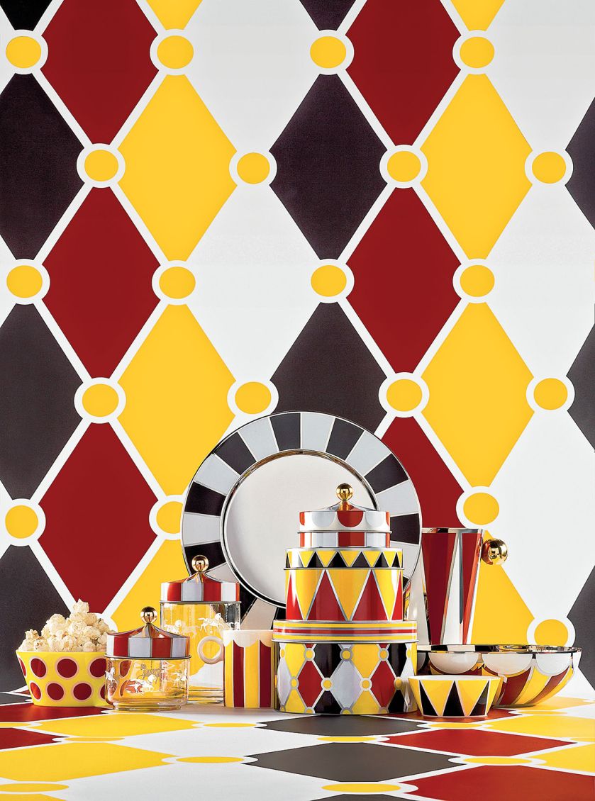 Naczynia z serii Circus: kubek 69 zł, puszki 235 zł/3 szt., słoje od 230 zł, półmisek 286 zł, kubełek na butelkę 903 zł.