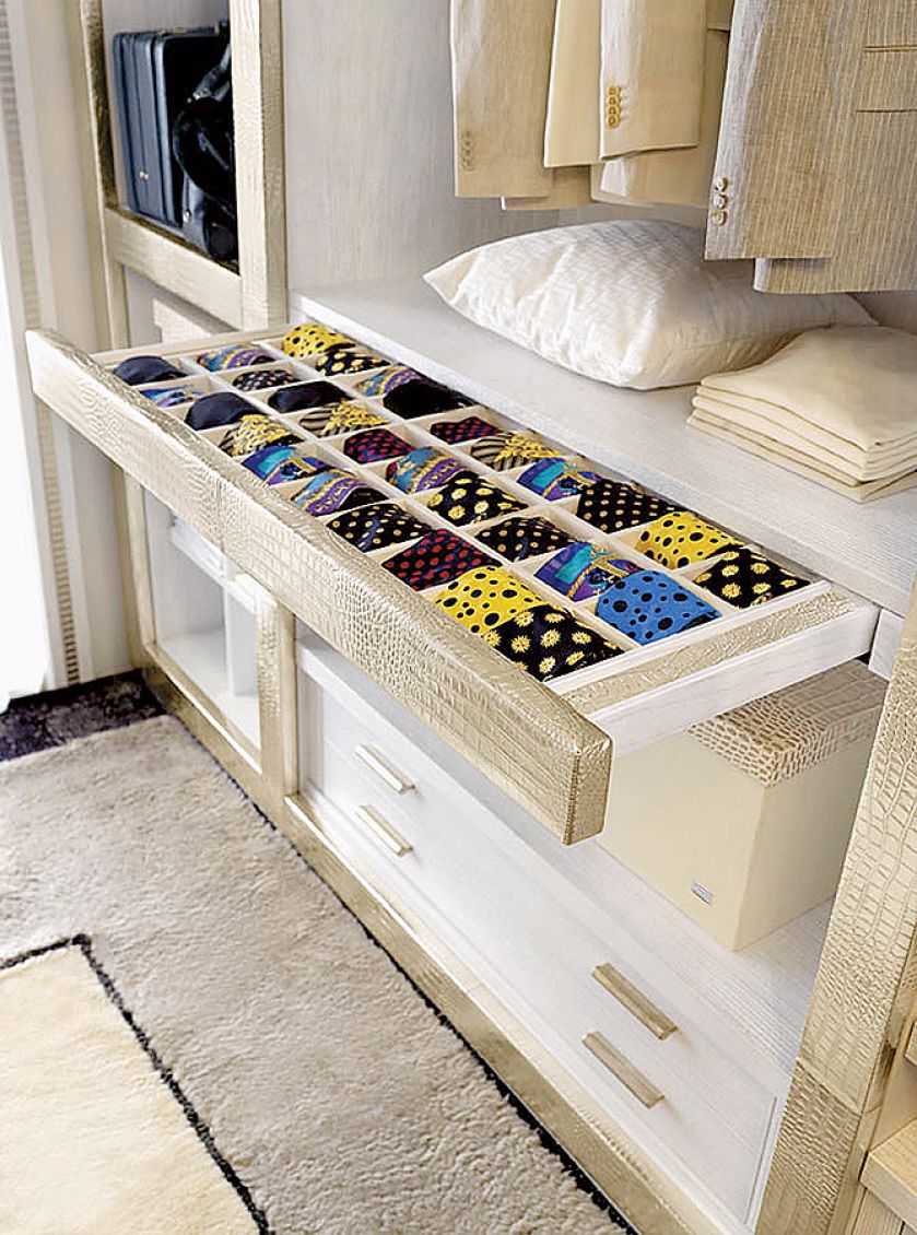 Szuflada na krawaty w garderobie Atlantique, fronty wyłożone miękką złocistą skórą, FLORENCE COLLECTION