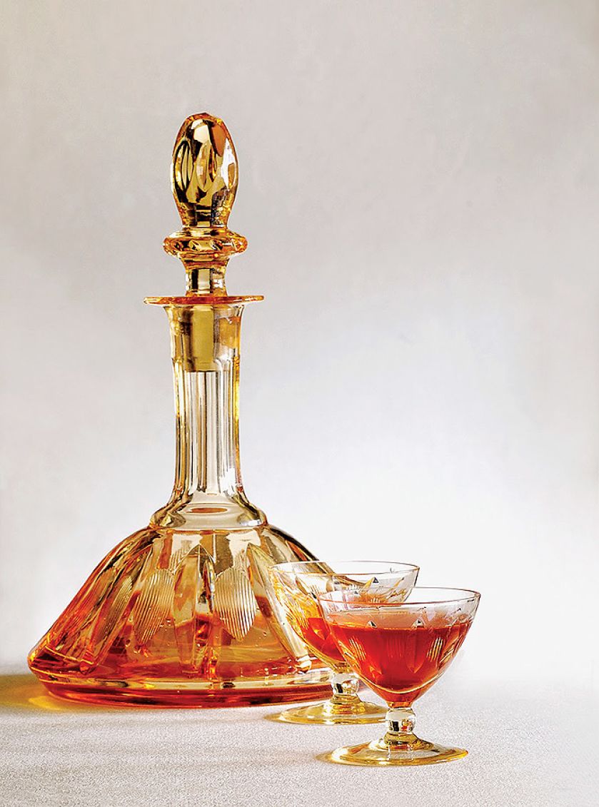 Szkło barwione, rytowane. Do wódeczki